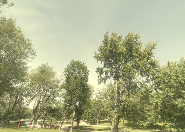 trois personnes contentes